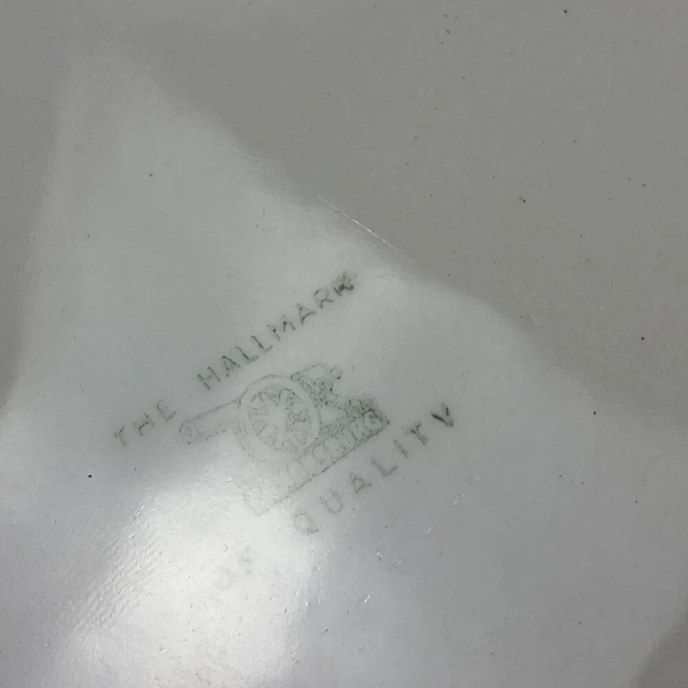 This Vogue Dinnerware Washington Colonial pattern plate with a courting couple
